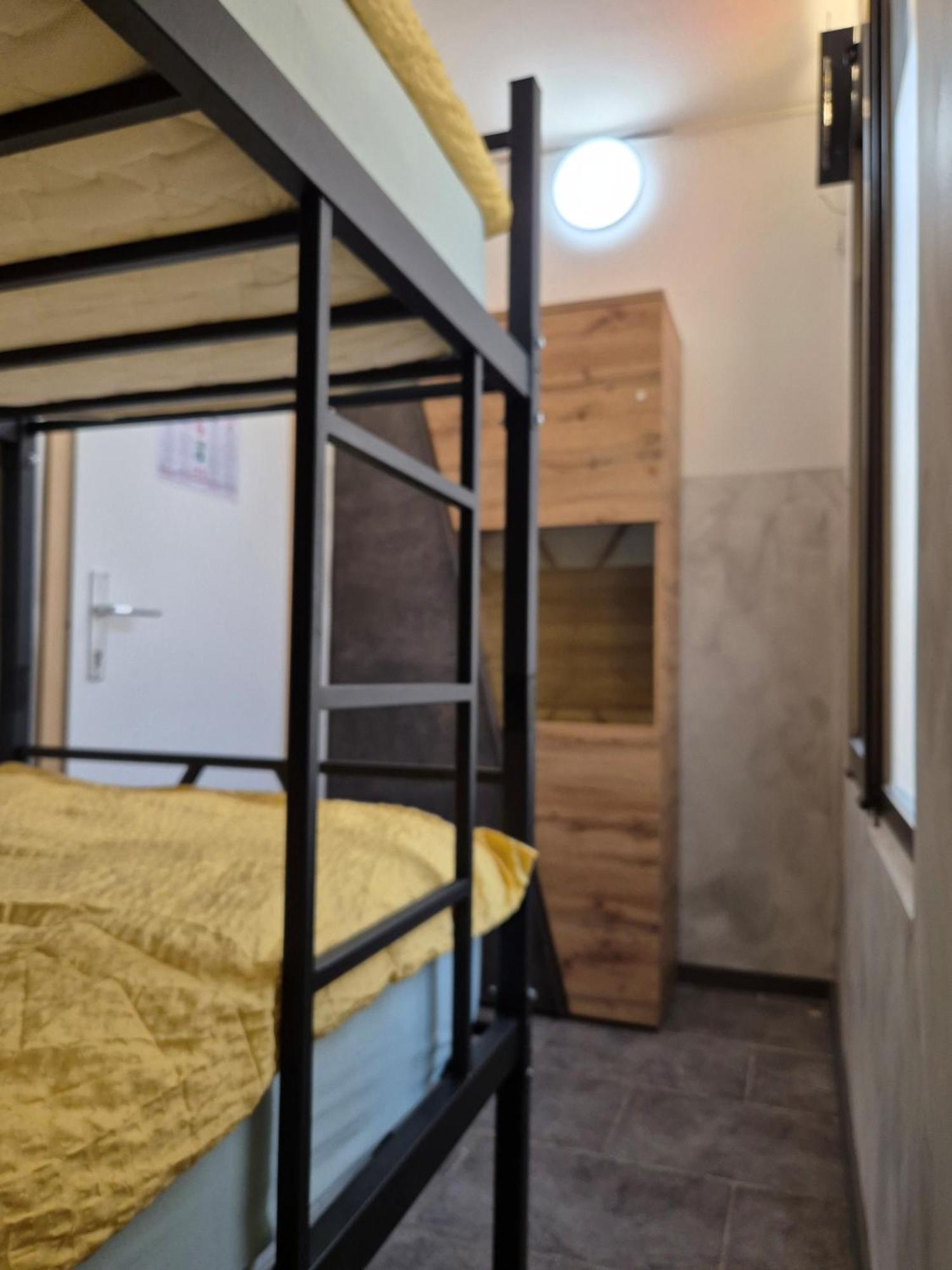 Bled Lesce Station Rooms And Beds ภายนอก รูปภาพ