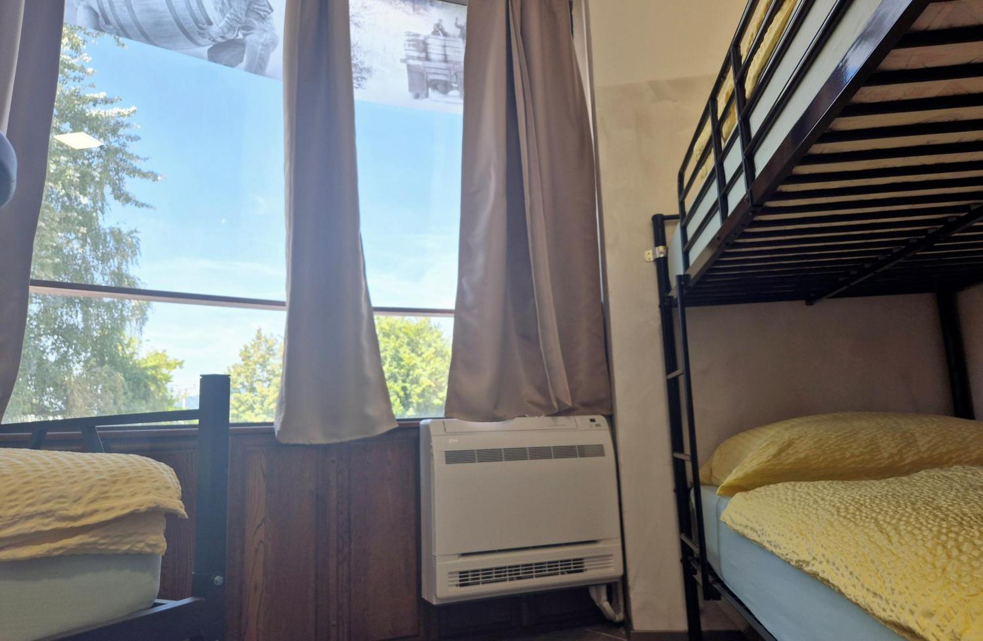 Bled Lesce Station Rooms And Beds ภายนอก รูปภาพ