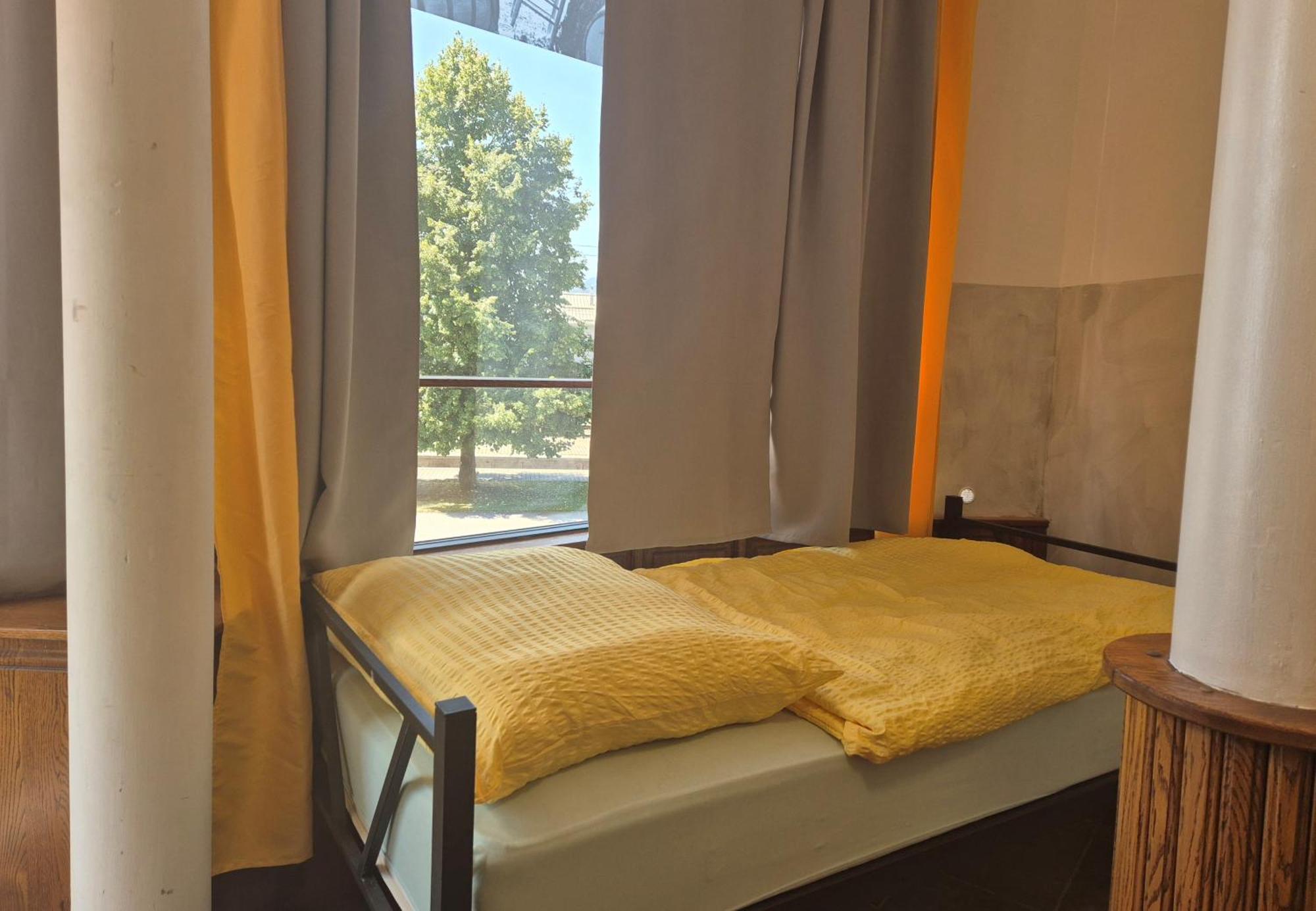Bled Lesce Station Rooms And Beds ภายนอก รูปภาพ