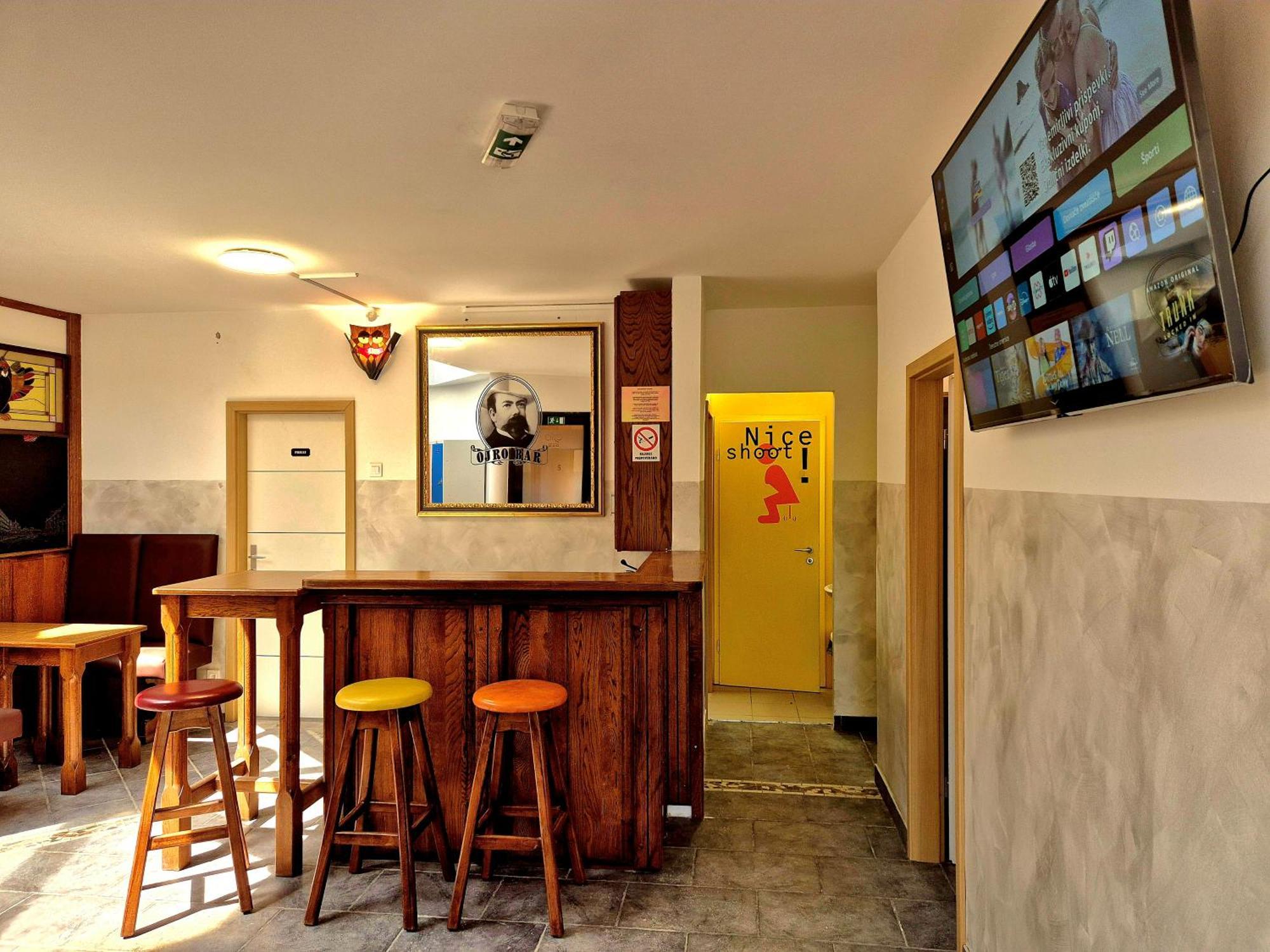 Bled Lesce Station Rooms And Beds ภายนอก รูปภาพ