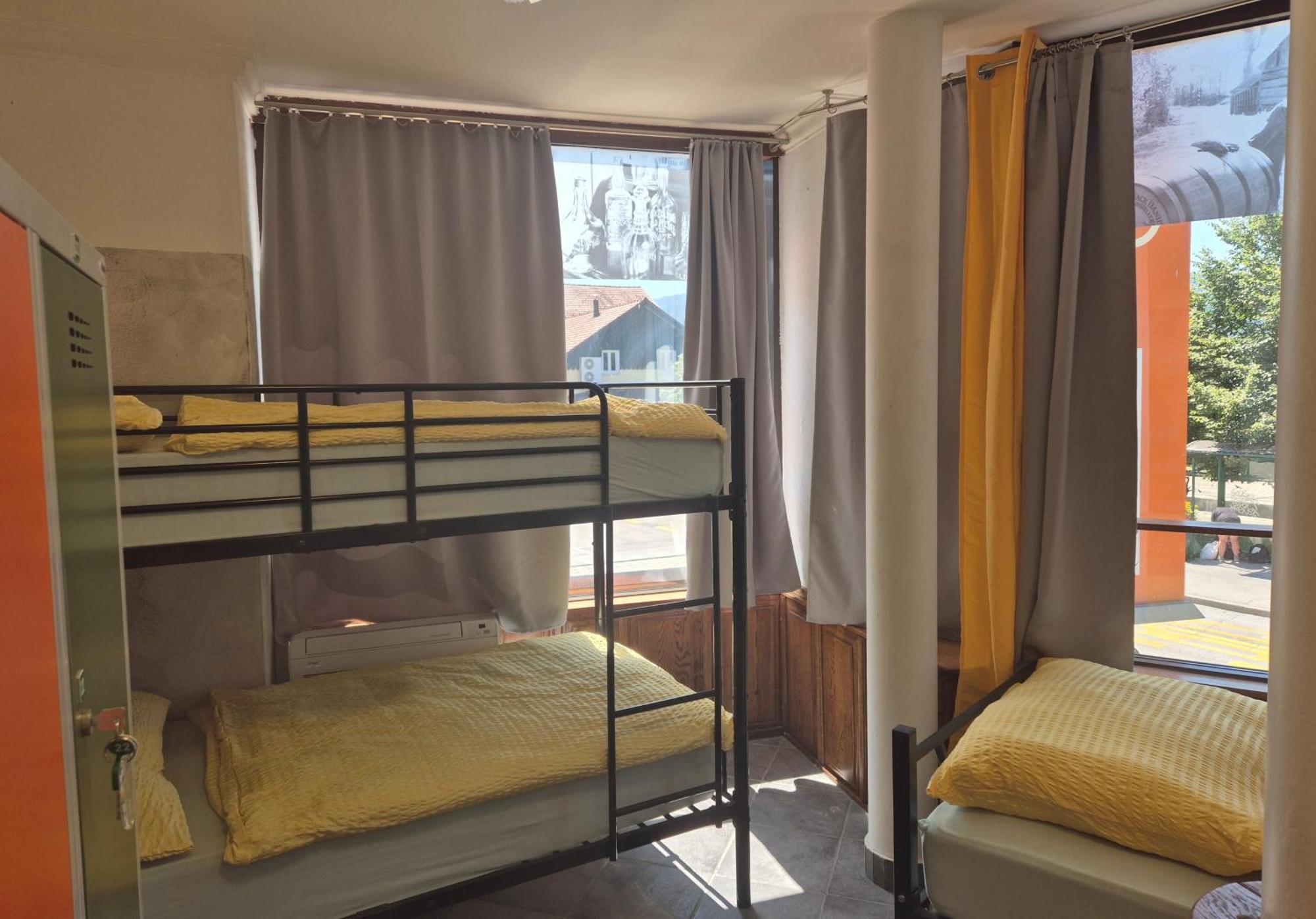 Bled Lesce Station Rooms And Beds ภายนอก รูปภาพ
